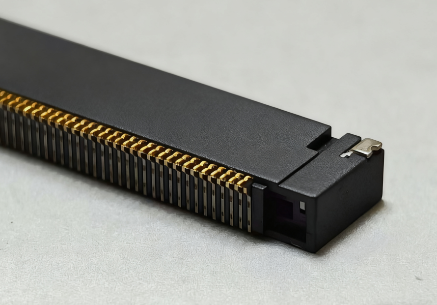 FPC0.4间距120P卧贴单接触前翻盖带卡扣 H=2.0mm(0420)